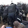 Zećani će deblokirati puteve: Otkazan protest u Botunu, policija i građani postigli dogovor za praznike
