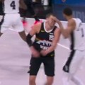 Ne pomaže ni šaka u lice! Vembanjama tukao, krvavi Jokić pokazao ko je pravi MVP (video)