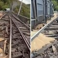 Teška železnička nesreća u Hrvatskoj: 11 vagona sletelo u provaliju kod Rijeke