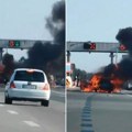 Buktinja na naplatnoj rampi Stara Pazova: Izgoreo automobil, vozač brzo reagovao