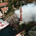 Buknuo požar na krovu istorijske Kapali čaršije: Buktinju u Istanbulu gasilo skoro 80 vatrogasaca VIDEO