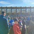 Karte za utakmicu u Leskovcu podeljene naprednjacima?! Deca dovožena autobusima iz drugih gradova