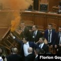Zbog čega opozicija pali baklje u albanskom parlamentu?