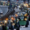 Poljoprivrednici blokirali prilaze aerodromu u Frankfurtu, protestuju i Švajcarci, Italijani i Grci