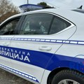 Sudar gradskog autobusa i automobila: Saobraćajna nezgoda na nadvožnjaku u Kragujevcu, policija na licu mesta