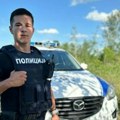 Kada je policajac Mihajlo video šta se dešava u autu mladića, upalio je rotaciju, povikao "prati me!", a onda su obojica…