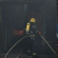 Požar na Voždovcu: Vatra buknula u 3.30, mladić (18) prevezen na reanimaciju u Urgentni centar