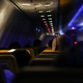 Ima li svetla u avionu: Evo zašto piloti gase svetla u kabini pri poletanju i sletanju