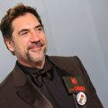 Šta piše na crvenom bedžu koji je Havijer Bardem nosio na dodeli Oskara