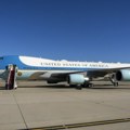 Dopisnica Njujork post: Američko osoblje nije dozvolilo unošenje bilo kakvih kineskih predmeta u avion "Air Force One"