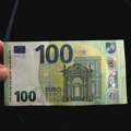 Kosovo pred izbore deli po 100 evra građanima