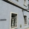 Uvredljiva poruka ispisana na rodnoj kući bana Jelačića u Petrovaradinu