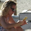 Milica Veličković uči ćerku da pliva: Mala Barbara sa barbi mišićima, a svi komentarišu koliko je bivša zadrugarka zgodna mama…