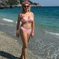 Suzana Mančić u kupaćem pokazala telo u 69. godini: Pozirala na plaži, svi komentarišu njenu zavidnu figuru