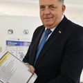 Dodik na biralištu u Laktašima: Glasanjem se suprotstaviti spletkama iz Sarajeva
