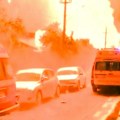 Jezivi snimci iz Rumunije: Eksplodirala pumpa, ogroman vatreni oblak prekrio oblast: Evakuisano 3.000 ljudi, strahuje se od…