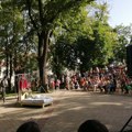 Otvoren dečji festival "Vreme radosti" Vranjem odjekuju osmesi i graja: Samo da nam deca budu srećna (video)