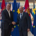 Važni susreti: Vučić se sastao sa Varheljijem u Briselu