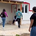 Živeo je u trošnoj kući, bez vrata i prozora i brinuo o bolesnoj majci i sestri: A onda je, uz pomoć dobrih ljudi…