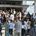 (Video) Oni će ići u školu do 18.: Jula, a škole bez klime "Učionice sa efektom staklene bašte": Roditelji i đaci se pitaju da…