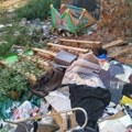 Čačanin od dvorišta napravio deponiju: Komunalci sve očistili FOTO