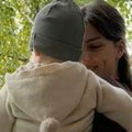Bikovićeva žena se oglasila sa imanja u Moskvi: Pozira golog stomaka i pokazuje kako je sredila sina - oko njih trčkaraju srne…