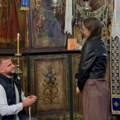 (Foto) Igor je kleknuo pred ikonom Presvete Bogorodice, ali i voljene Valerije: Prosidba na Krstovdan u hramu u Orahovcu gde…