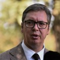 Vučić: Dok me ne vidite u uniformi, dobro je