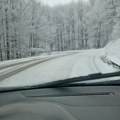 Sneg na putevima u planinskim predelima zapadne Srbije