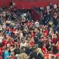 Pogledajte reakciju navijača Olimpijakosa na pesmu Zvezde kada je krenula himna Evrolige: Bili su iznenađeni