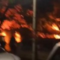 Veliki požar u Novom Sadu: Izgorela napuštena kuća, komšije spasle psa (video)