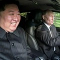 Severna Koreja i Rusija: Limuzina, servis za čaj i 'biste' među poklonima koje su razmenili Putin i Kim