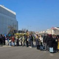 Obustave saobraćaja na više lokacija u Novom Sadu Blokade u Futogu i Sremskoj Kamenici, gužva se stvorila i kod Merkatora