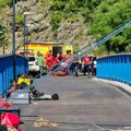 Čovek pao sa mosta! Preživeo pad od 52 metra, pogledajte dramatične slike sa akcije spasavanja (foto)