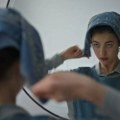 Beži od zlostavljača, pa čisti kuće kako bi prehranila ćerku: Istinitu priču na Netfliksu morate pogledati