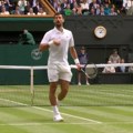 Novak se nervirao, krstio, ali osvojio drugi set (VIDEO)