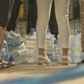 U Subotici održan protest „Voda je pravo, a ne luksuz“: Plaćaju vodu iako ne mogu da je piju, u Tavankutu je ni nemaju