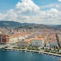 Uvredljiv natpis na slovenačkom konzulatu u Trstu