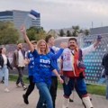 Najlepša scena 1. dana Eurobasketa: Srpski navijači kakve niste videli, gest sa Estoncima je primer za Evropu