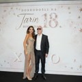 Gala proslava punoletstva ćerke Saše Matića: Prelepa slavljenica blista u haljini dubokog šlica, a jedan detalj na sebi imaju…