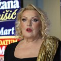 Oglasila se Snežana Đurišić. Nakon ispovesti njenog sina Marka o brutalnom mučenju, pevačica se zbog unuka obratila iz Hrama…
