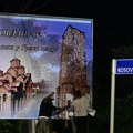 "Vidovan 2026 - Dobro došli u Gračanicu" Kurtijeva policija sprečila postavljanje bilborda, radnici Opštine Gračanica…