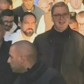 "Idem da sačekam Fica, pešačiću 5 km kroz Novi Sad" Vučić krenuo vozom, grad već pun pristalica liste "Ujedinjena Srbija"…