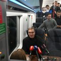 "Idem da sačekam Fica, pešačiću 5 km kroz Novi Sad" Vučić krenuo vozom, grad već pun pristalica liste "Ujedinjena Srbija"…