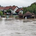 Voda stigla do kuća, strahuje se da će postati još gore: U Hrvatskoj proglašene vanredne mere odbrane od poplava (foto)