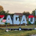 Janković osudila lomljenje natpisa Subotica na mađarskom jeziku