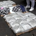 FOTO, VIDEO: Trojac uhapšen zbog više od 110 kg marihuane - uhvaćeni prilikom primopredaje droge