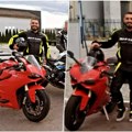 Darko Lazić iz auta seo na motor! Pevač ne može bez vožnje, objavio fotke na besnoj mašini!