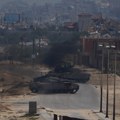 IDF gađale izbegličke kampove Nuseirat i Džabalija – najmanje 40 poginulih; Netanjahu i Ganc u sukobu oko plana za Gazu