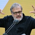 „EU kukavički i licemerno ćuti o Srbiji“: Filozof Slavoj Žižek o studentskim protestima